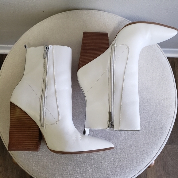 BLEECKER & Bond Kailey Bootie - Picture 5 of 10